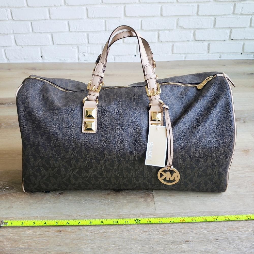 Michael Kors Signature Grayson Large Brown Duffel Bag With Shoulder Strap NWT